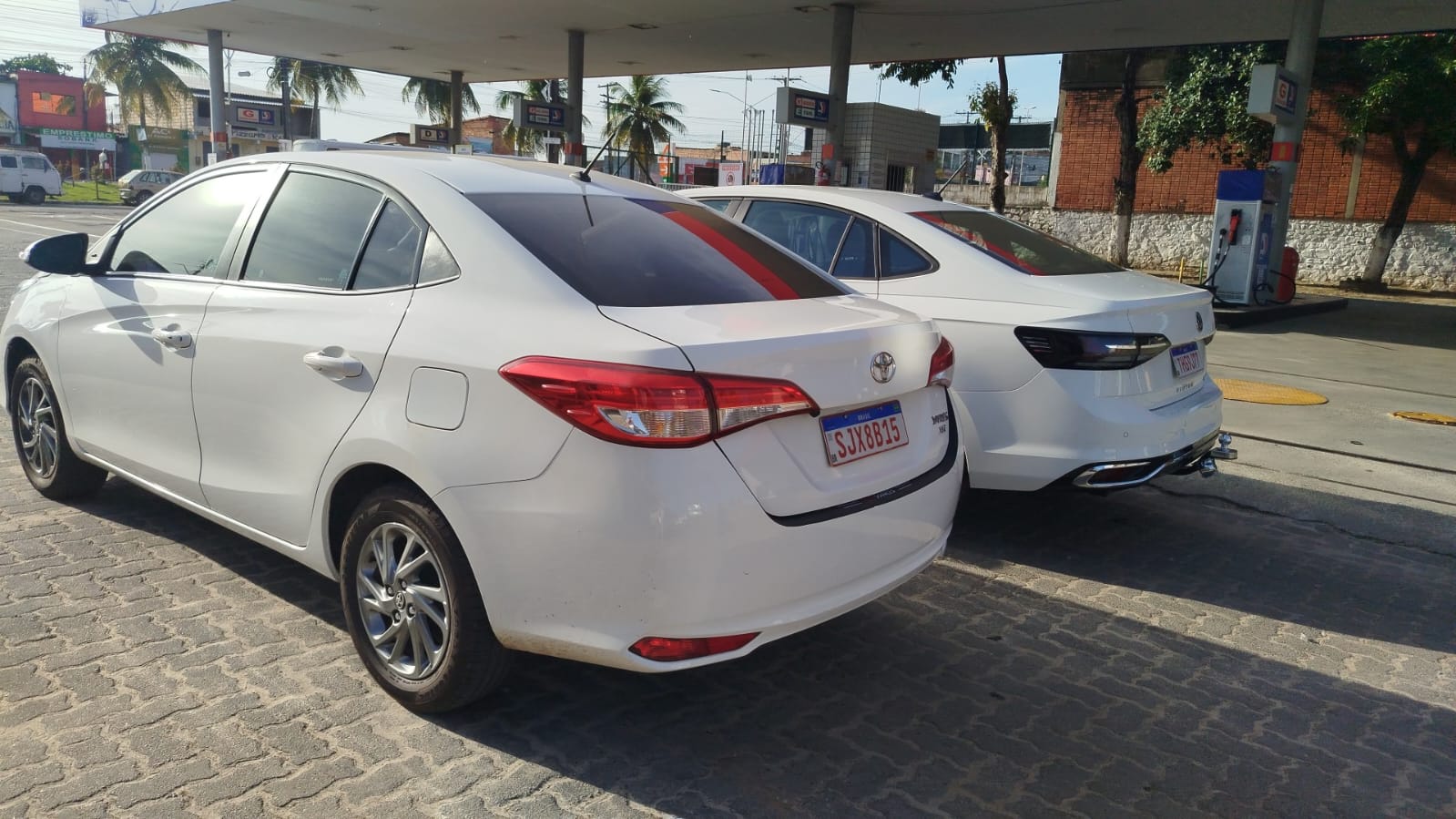 Frota DelTransfer - Carros brancos